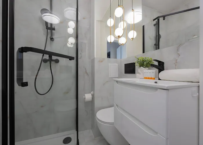 Unique For Remote Work In Center With View By Renters דירה ורשה